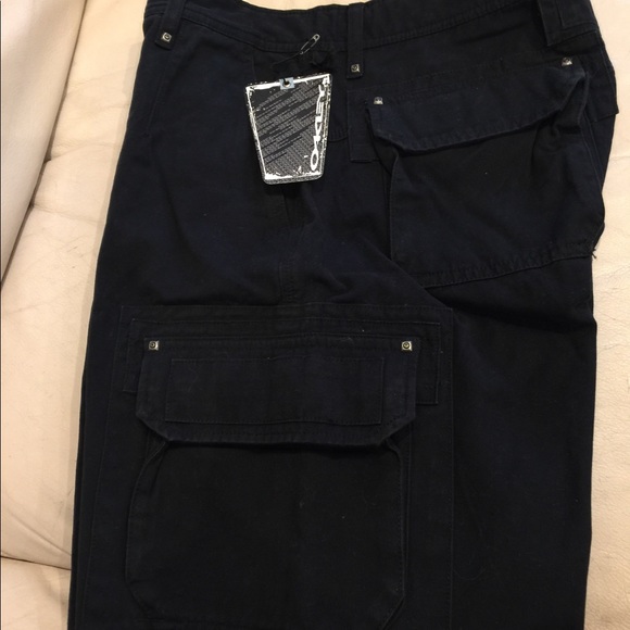 Men’s Oakley shorts size 30 - Picture 5 of 5